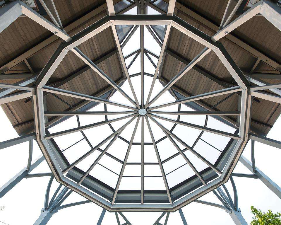 Montage Pavillon Dachkonstruktion