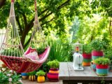 Stricken und Nähen für das Gartenhaus